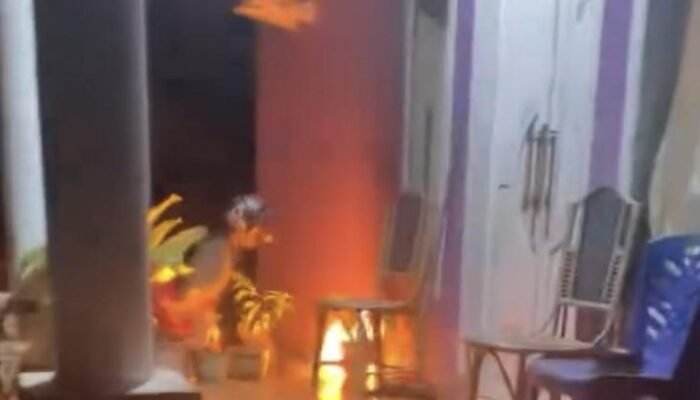 Rumah Kades di Bua Luwu Dilempari Bom Molotov OTK Dinihari