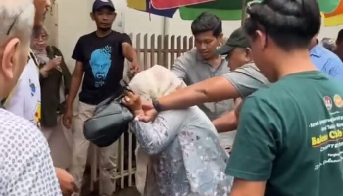 Ini Motif ‘Emak-emak’ Bakar Toko Emas di Makassar