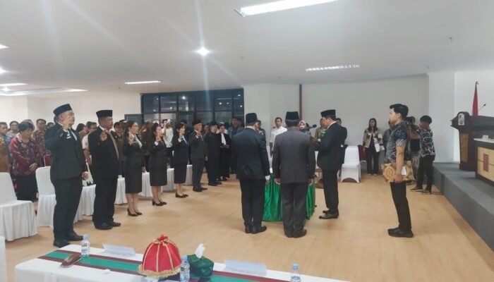 Lagi, Bupati Toraja Utara Frederik Victor Palimbong Lantik Lima Pejabat Eselon II