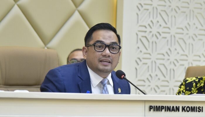 Ketua Komisi II DPR Temui Kada dan Tokoh se-Luwu Raya di Makassar