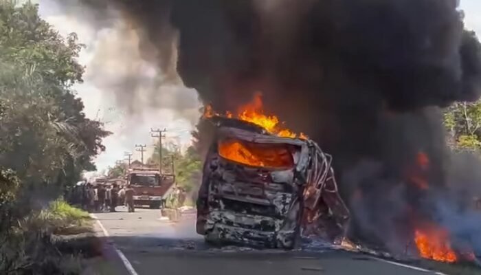 Bus ALS ‘Adu Banteng’ Truk BBM di Sumatera Selatan, 16 Penumpang Tewas Terbakar